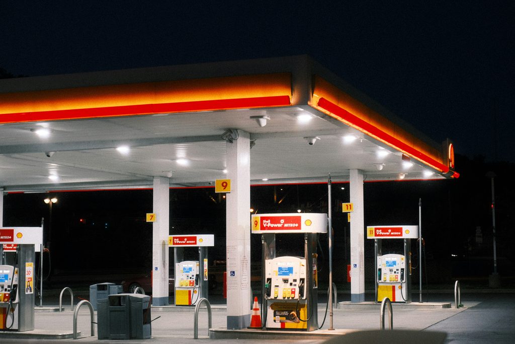 ガソリンスタンドは、アメリカではGas、イギリスではPetrolになります