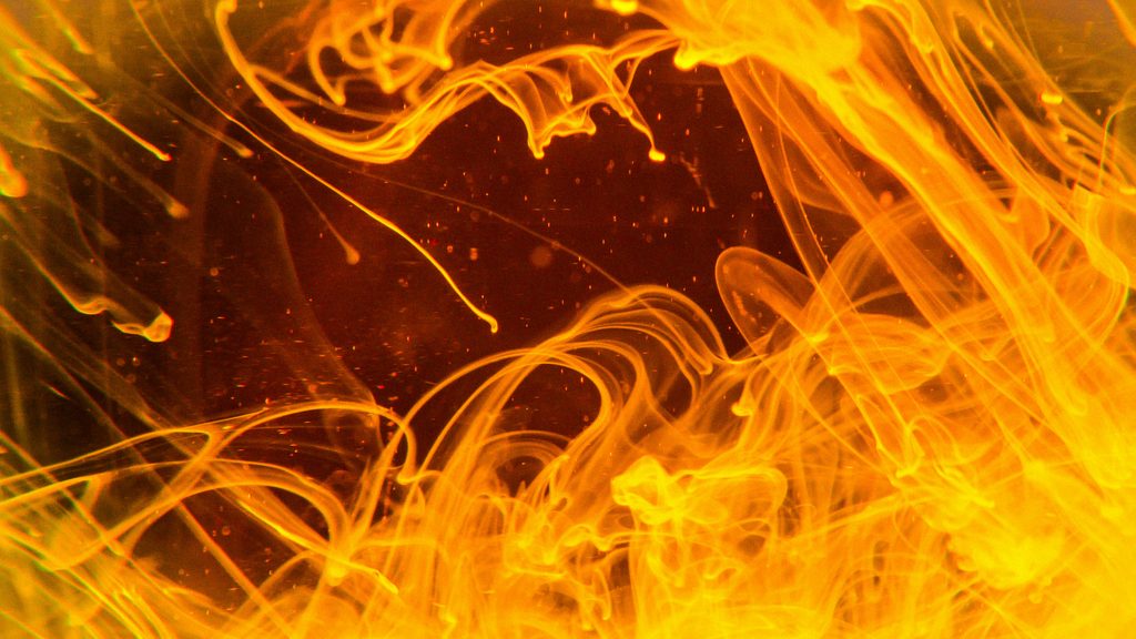 scorchingは、ジリジリ照りつける暑さに使います